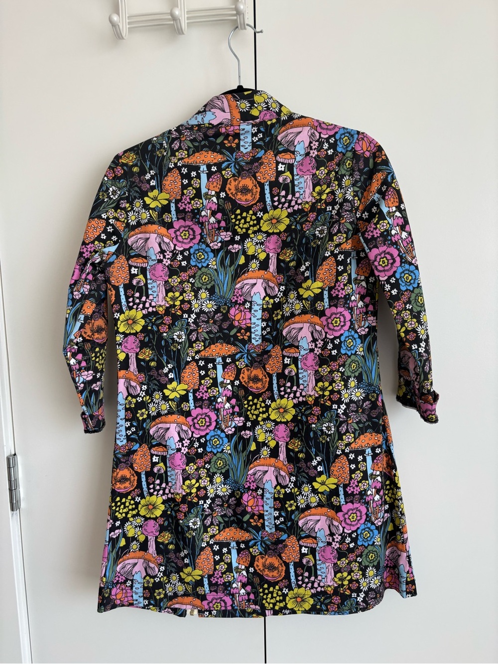 Nooworks Art teacher tunic in Mushroom, like new condition - Picture 3 of 3